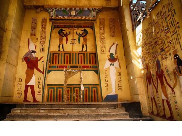 Why did ancient Egyptians wear eyeliner